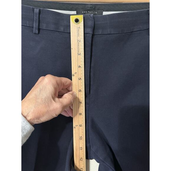 Ann Taylor Women’s Curvy Fit Sz 12 Capri Chino Pants Navy Blue 36x24 - Picture 6 of 12